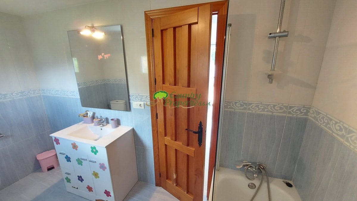 3 bedroom Finca/Country House for sale in Torrox - € 475,000 (Ref: 9838967)