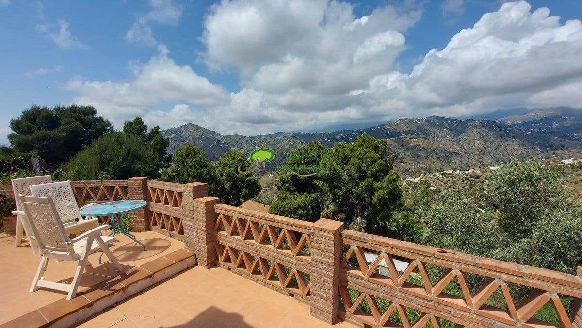 3 bedroom Finca/Country House for sale in Torrox - € 475,000 (Ref: 9838967)