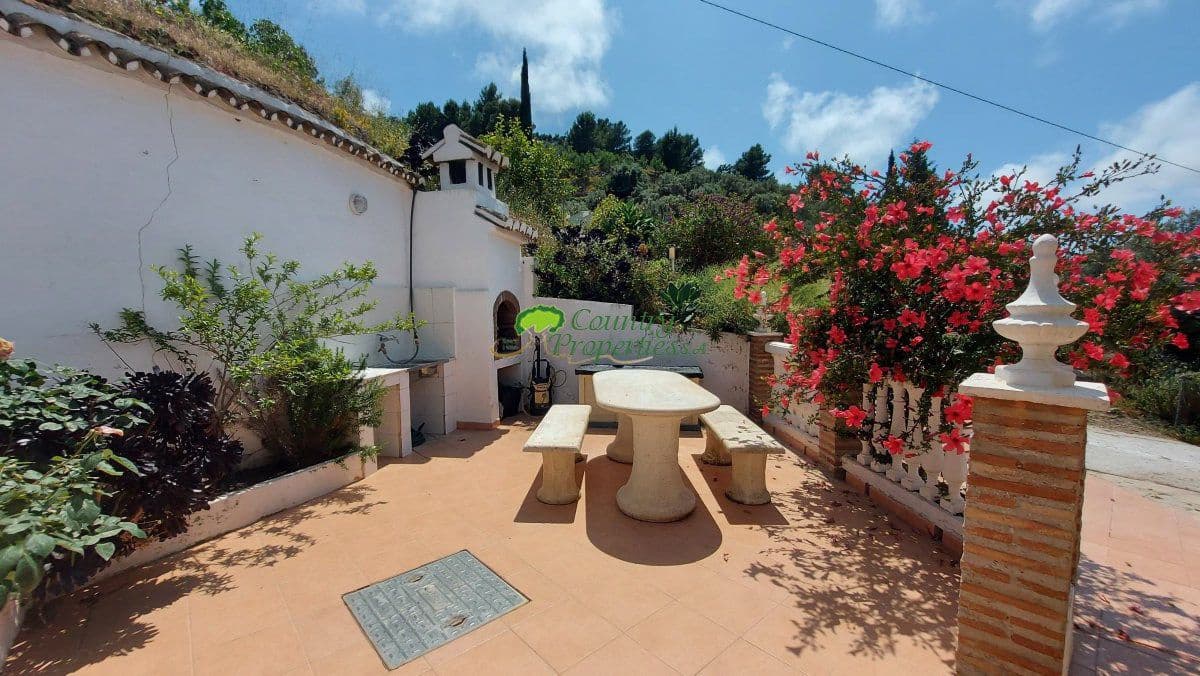 3 bedroom Finca/Country House for sale in Torrox - € 475,000 (Ref: 9838967)