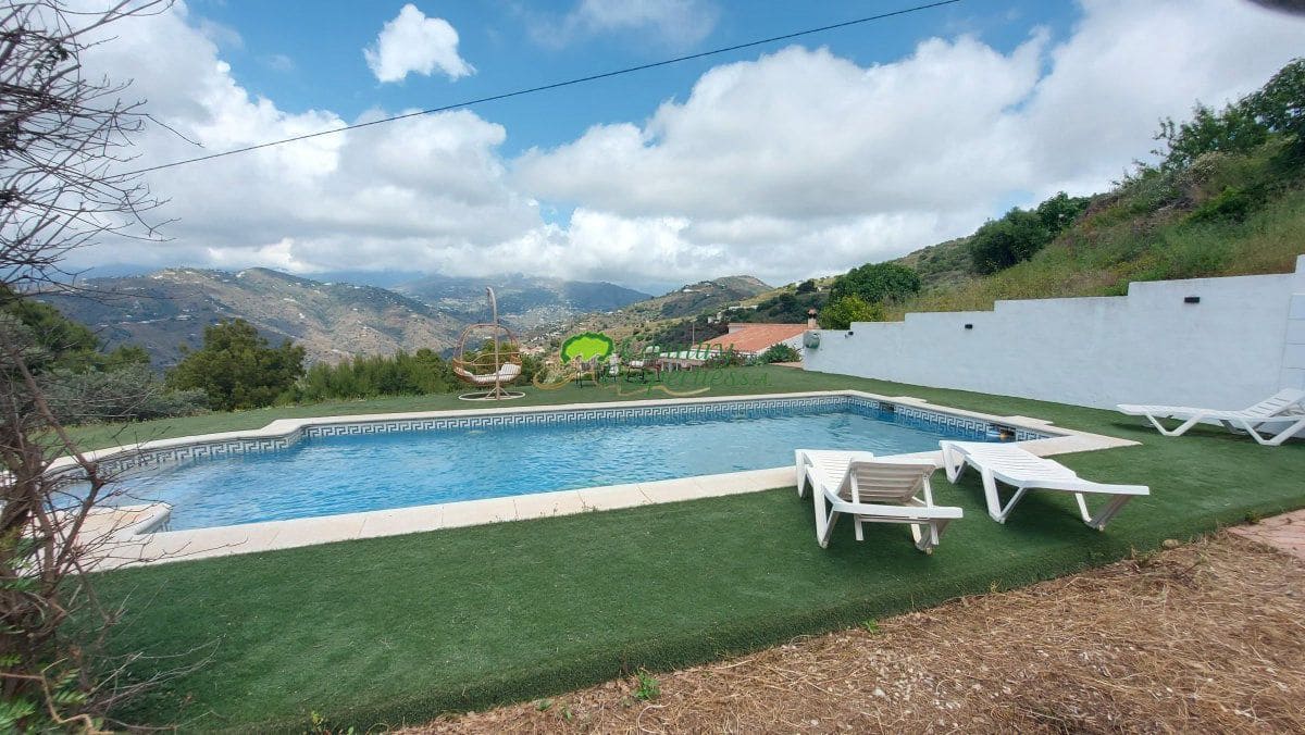 3 bedroom Finca/Country House for sale in Torrox - € 475,000 (Ref: 9838967)