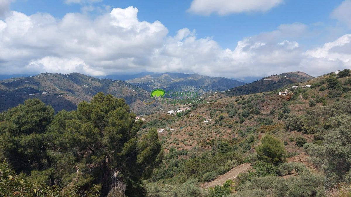 3 bedroom Finca/Country House for sale in Torrox - € 475,000 (Ref: 9838967)