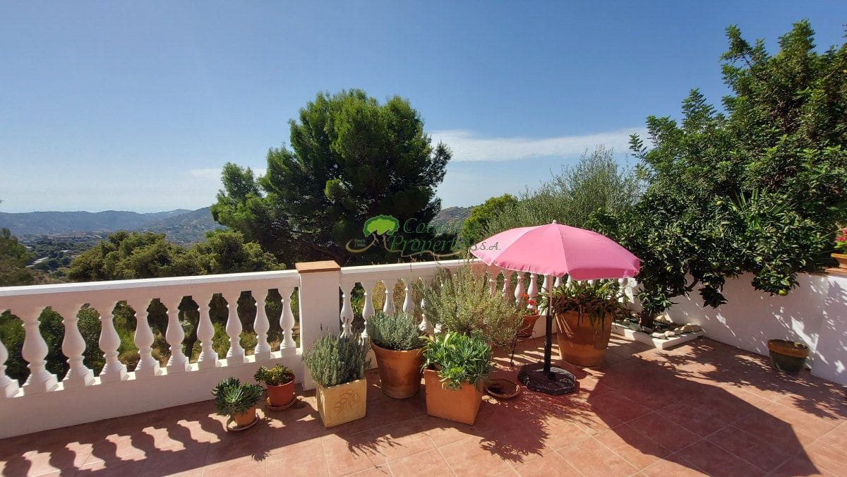 3 bedroom Finca/Country House for sale in Competa - € 459,000 (Ref: 9842681)