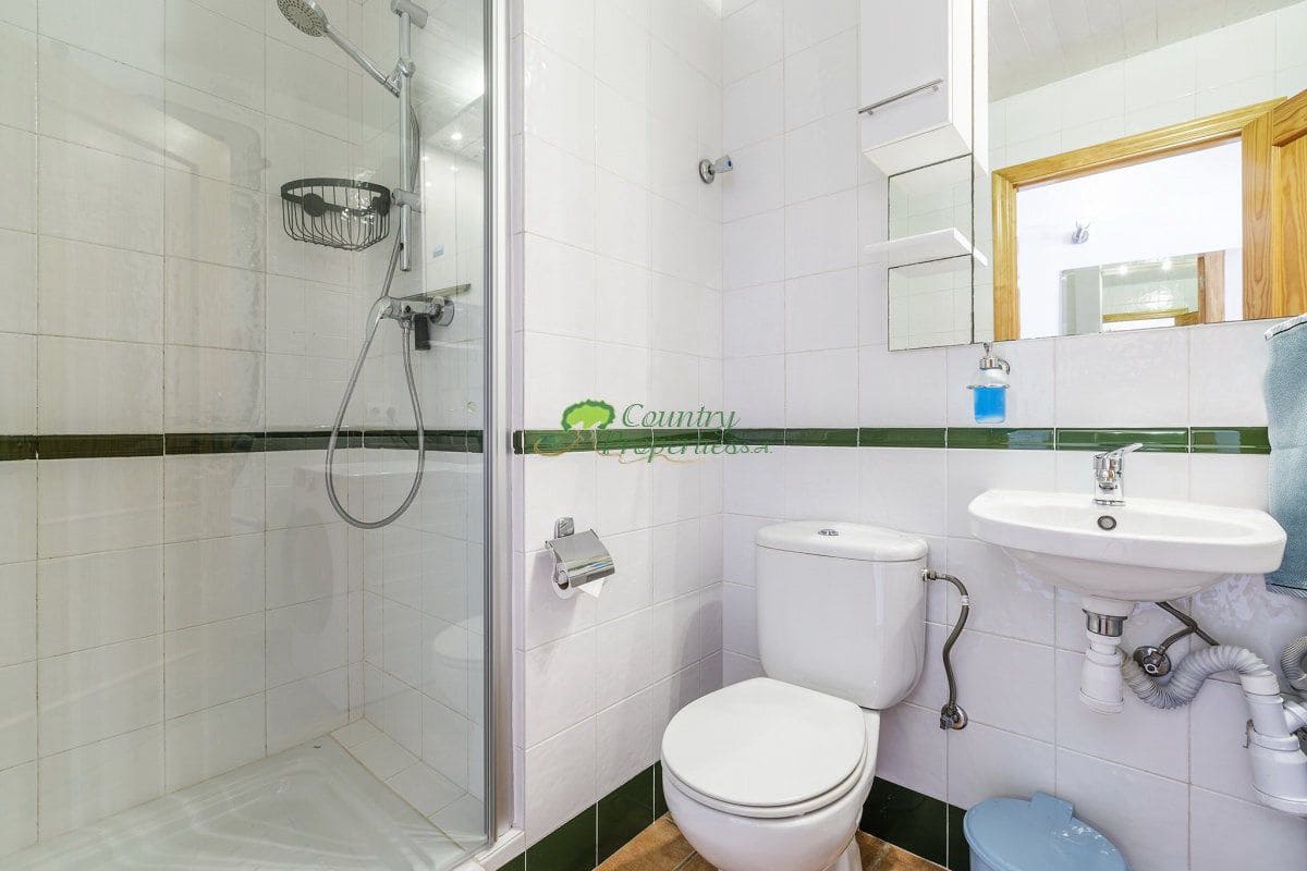 6 bedroom Finca/Country House for sale in Sayalonga with garage - € 699,000 (Ref: 9849128)