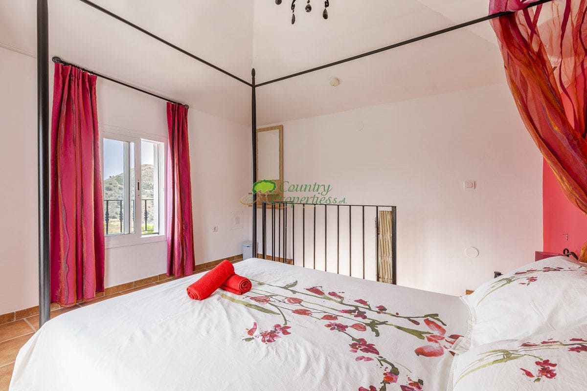 6 bedroom Finca/Country House for sale in Sayalonga with garage - € 699,000 (Ref: 9849128)