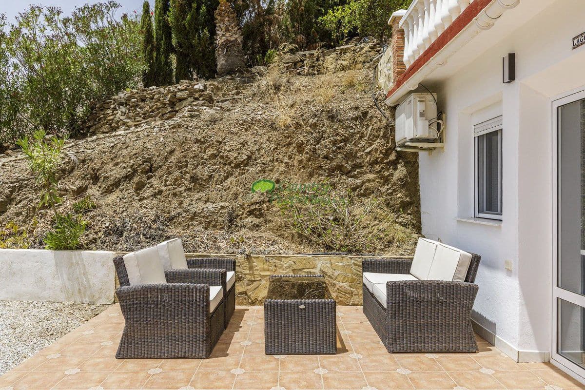 6 bedroom Finca/Country House for sale in Sayalonga with garage - € 699,000 (Ref: 9849128)