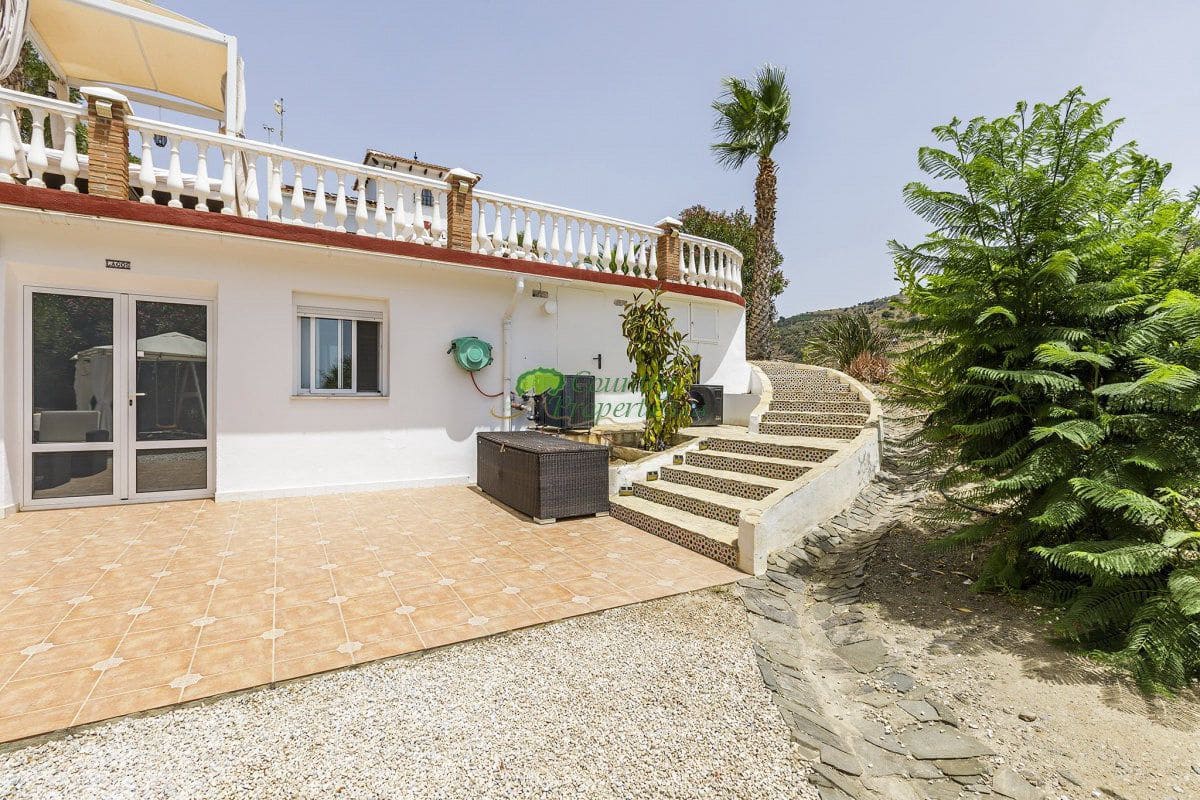 6 bedroom Finca/Country House for sale in Sayalonga with garage - € 699,000 (Ref: 9849128)