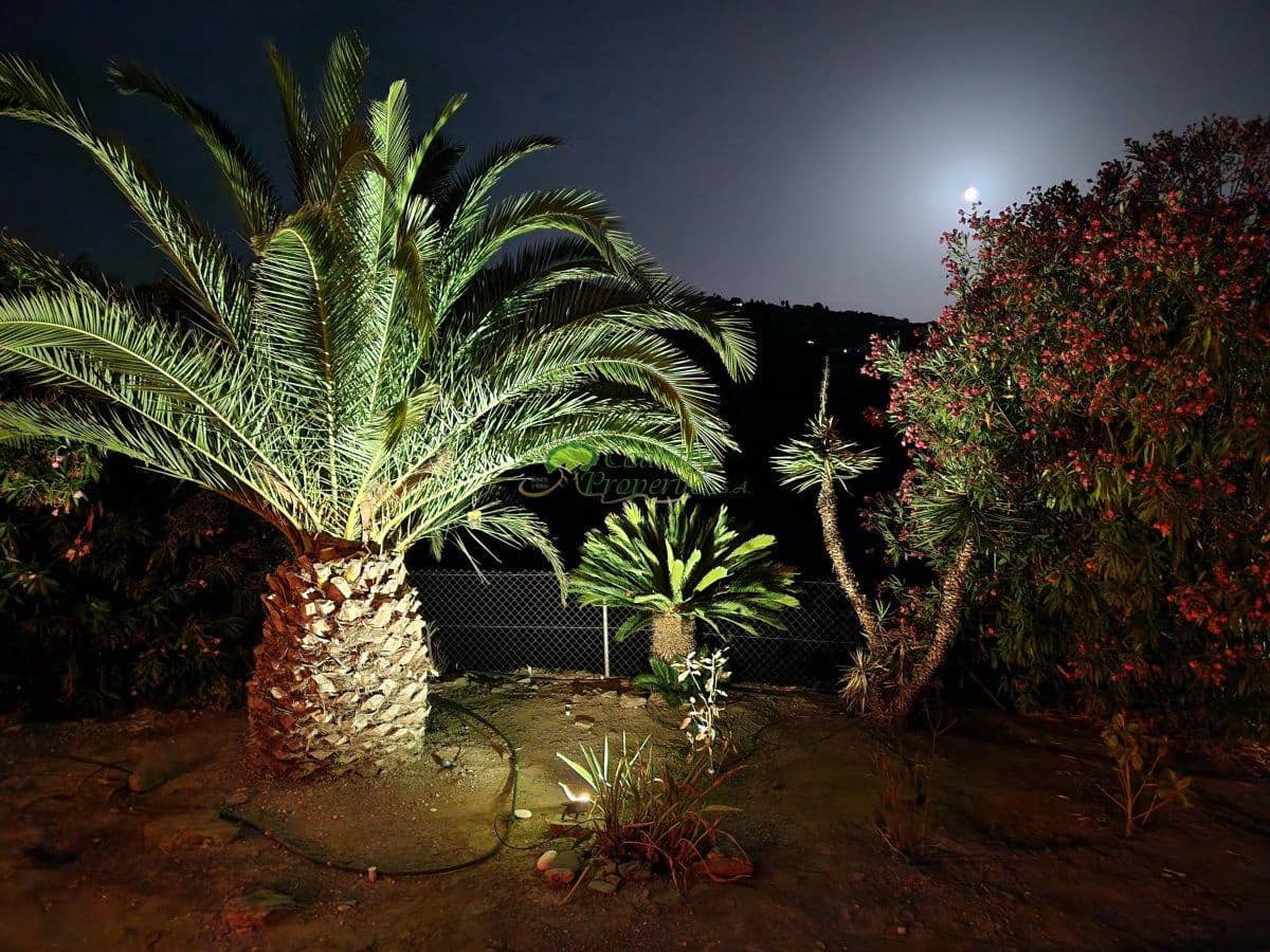 6 bedroom Finca/Country House for sale in Sayalonga with garage - € 699,000 (Ref: 9849128)