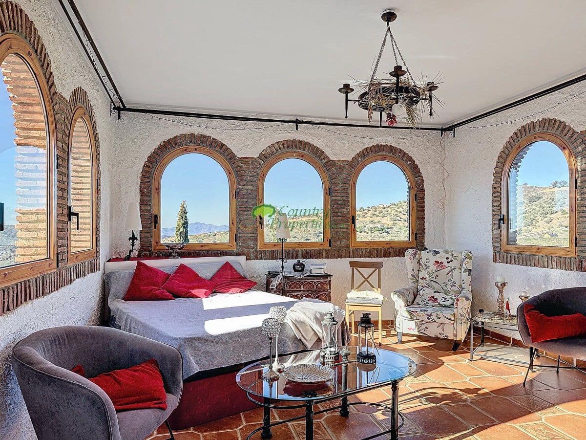 8 Zimmer Finca/Landgut zu verkaufen in Sedella mit Garage - 695.000 € (Ref: 9857515)