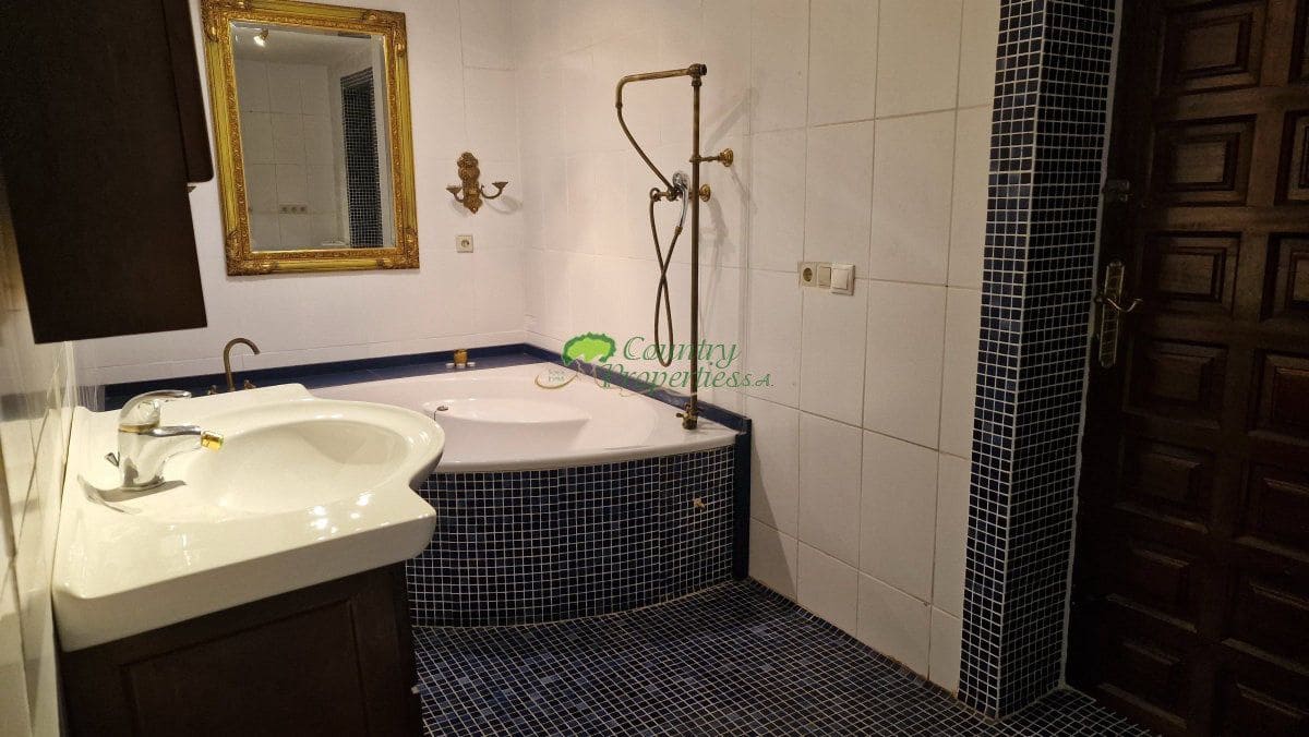 8 Zimmer Finca/Landgut zu verkaufen in Sedella mit Garage - 695.000 € (Ref: 9857515)