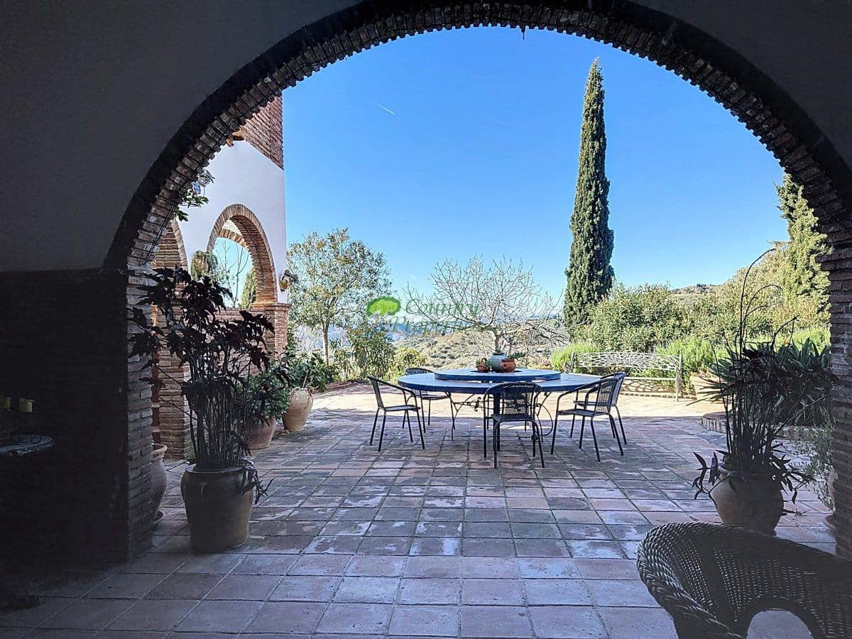 8 Zimmer Finca/Landgut zu verkaufen in Sedella mit Garage - 695.000 € (Ref: 9857515)