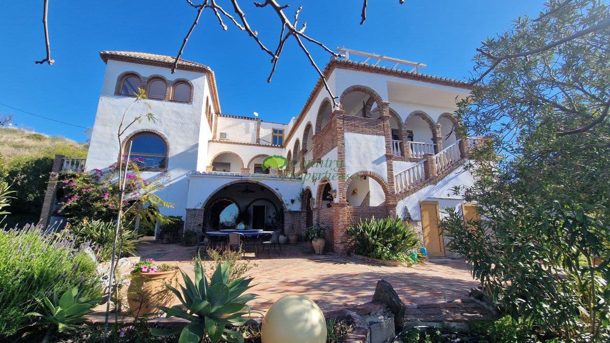8 Zimmer Finca/Landgut zu verkaufen in Sedella mit Garage - 695.000 € (Ref: 9857515)
