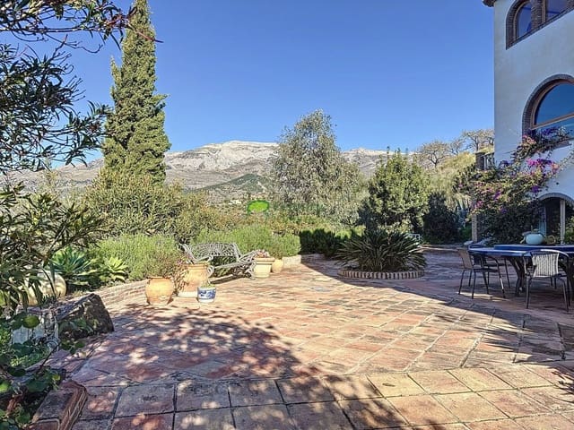 8 Zimmer Finca/Landgut zu verkaufen in Sedella mit Garage - 695.000 € (Ref: 9857515)