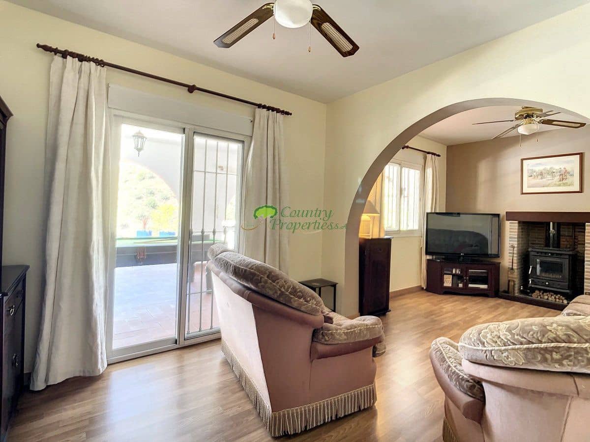 4 chambre Finca/Maison de Campagne à vendre à Sedella avec garage - 415 000 € (Ref: 9861621)