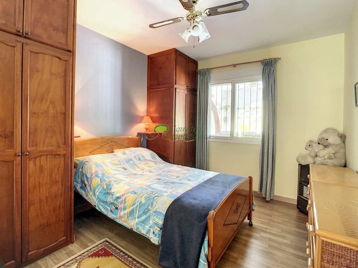 4 chambre Finca/Maison de Campagne à vendre à Sedella avec garage - 415 000 € (Ref: 9861621)
