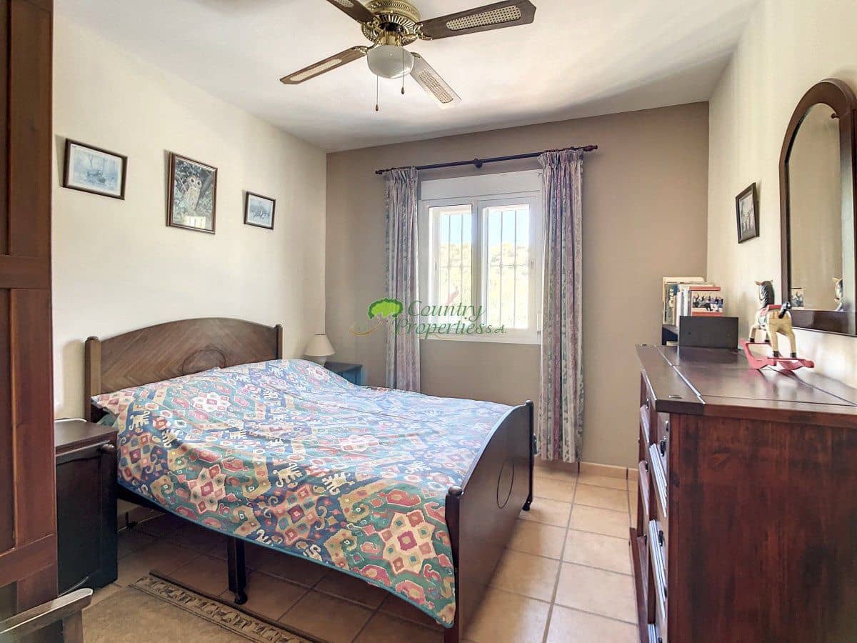 4 chambre Finca/Maison de Campagne à vendre à Sedella avec garage - 415 000 € (Ref: 9861621)