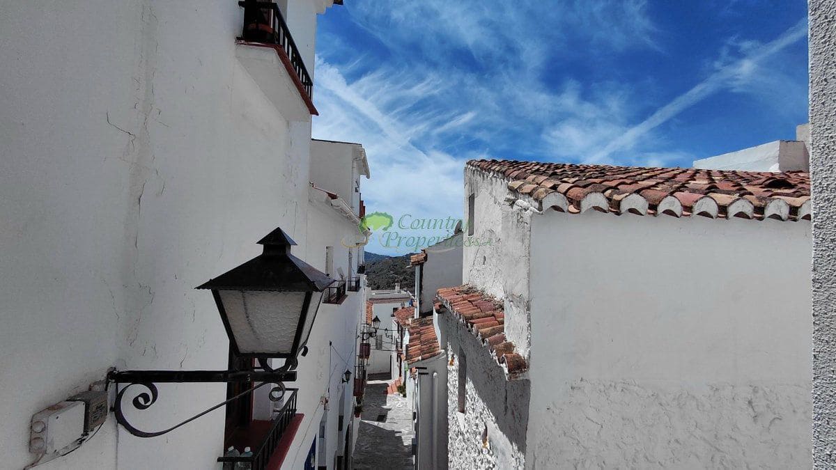 3 quarto Casa em Banda para venda em Canillas de Albaida - 98 000 € (Ref: 9861622)