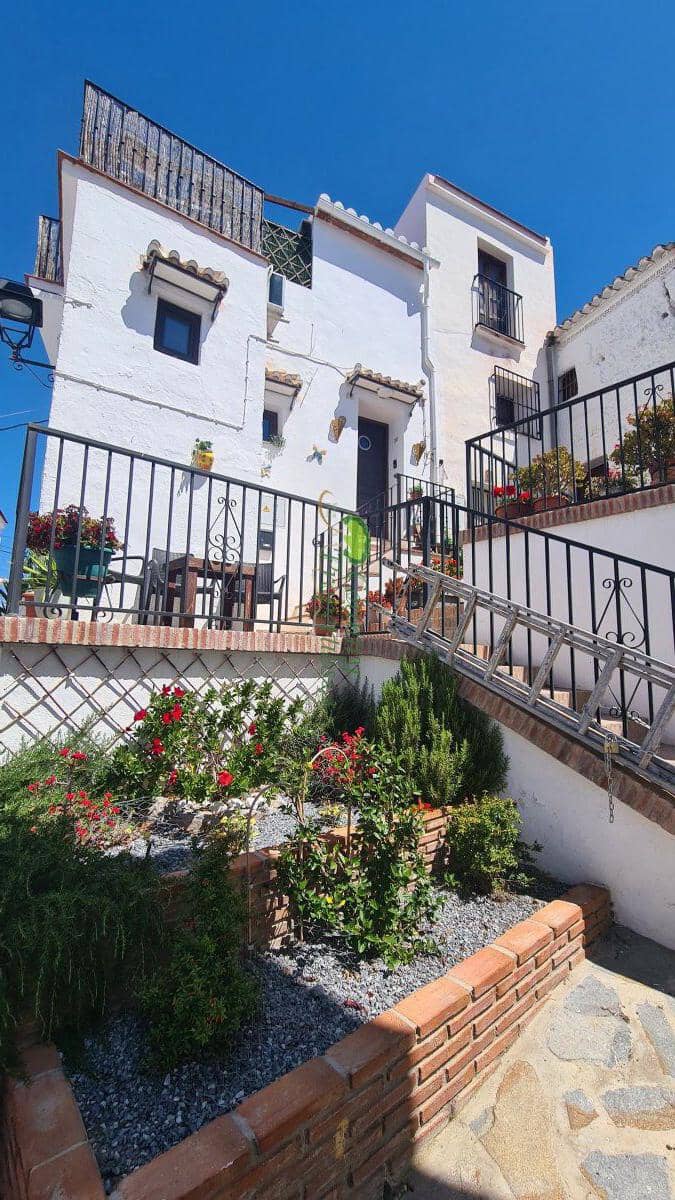 Casa de 1 habitación en Canillas de Aceituno en venta - 75.000 € (Ref: 9889916)