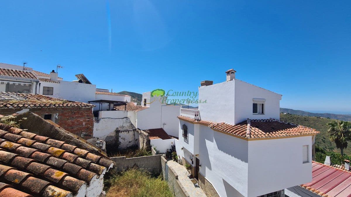 Casa de 1 habitación en Canillas de Aceituno en venta - 75.000 € (Ref: 9889916)