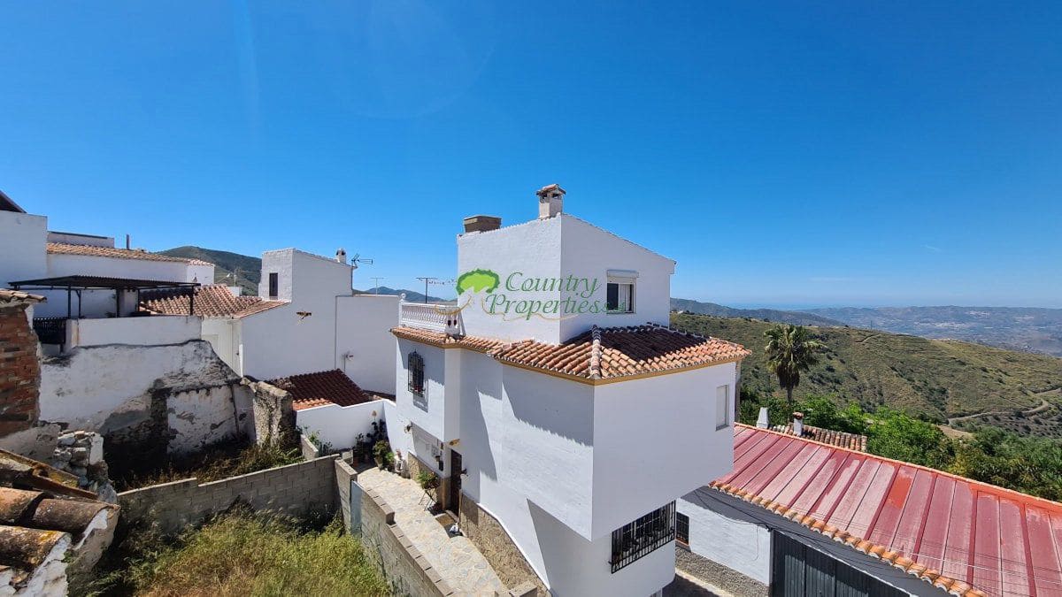 Casa de 1 habitación en Canillas de Aceituno en venta - 75.000 € (Ref: 9889916)
