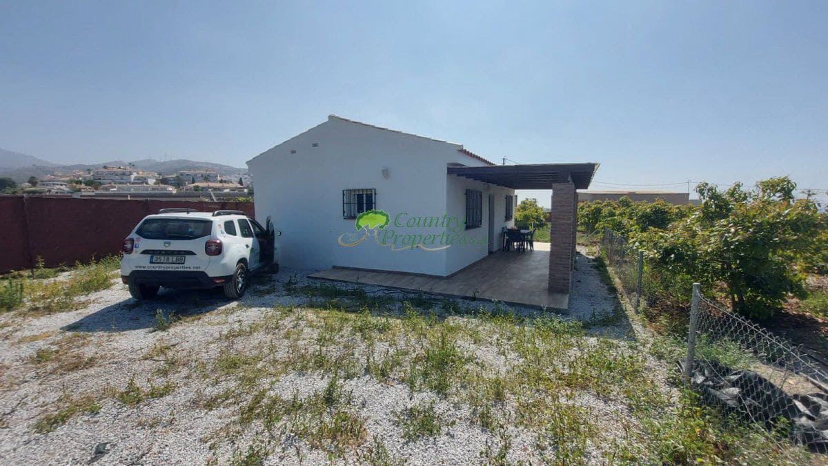 2 bedroom Finca/Country House for rent in Torrox - € 800 (Ref: 9899132)