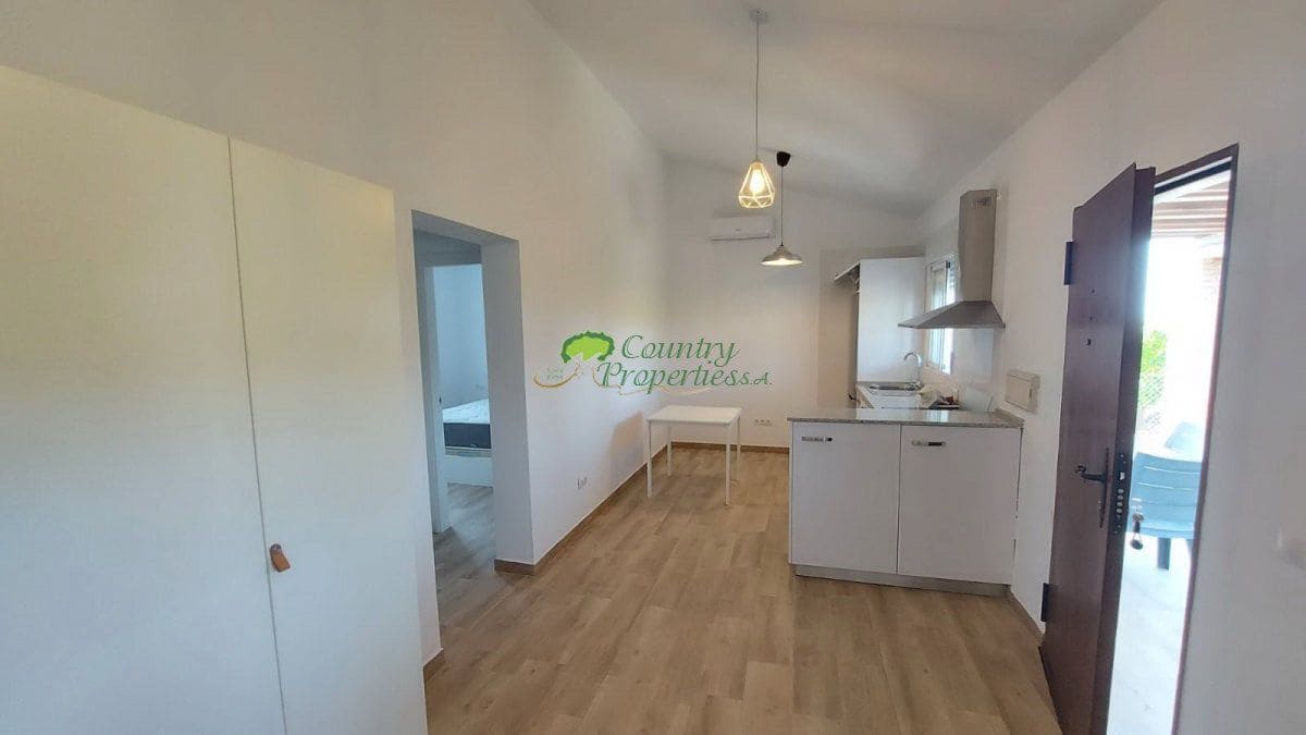 2 bedroom Finca/Country House for rent in Torrox - € 800 (Ref: 9899132)