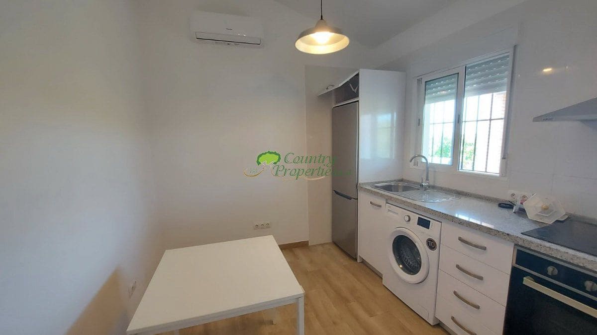 2 bedroom Finca/Country House for rent in Torrox - € 800 (Ref: 9899132)