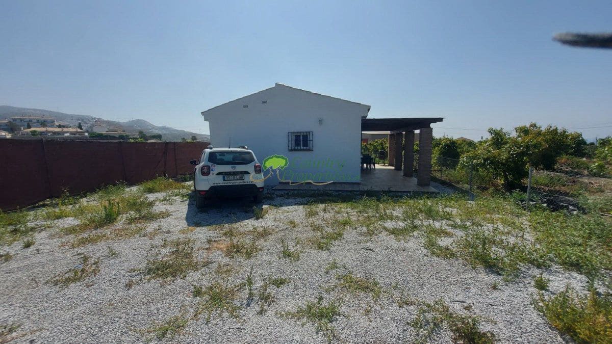 2 bedroom Finca/Country House for rent in Torrox - € 800 (Ref: 9899132)
