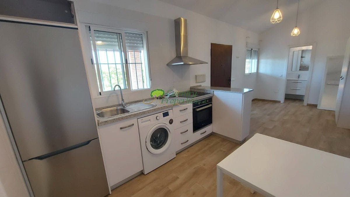 2 bedroom Finca/Country House for rent in Torrox - € 800 (Ref: 9899132)