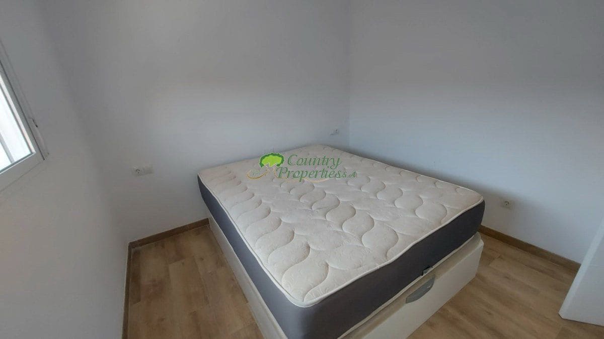 2 bedroom Finca/Country House for rent in Torrox - € 800 (Ref: 9899132)