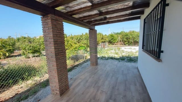 2 bedroom Finca/Country House for rent in Torrox - € 800 (Ref: 9899132)