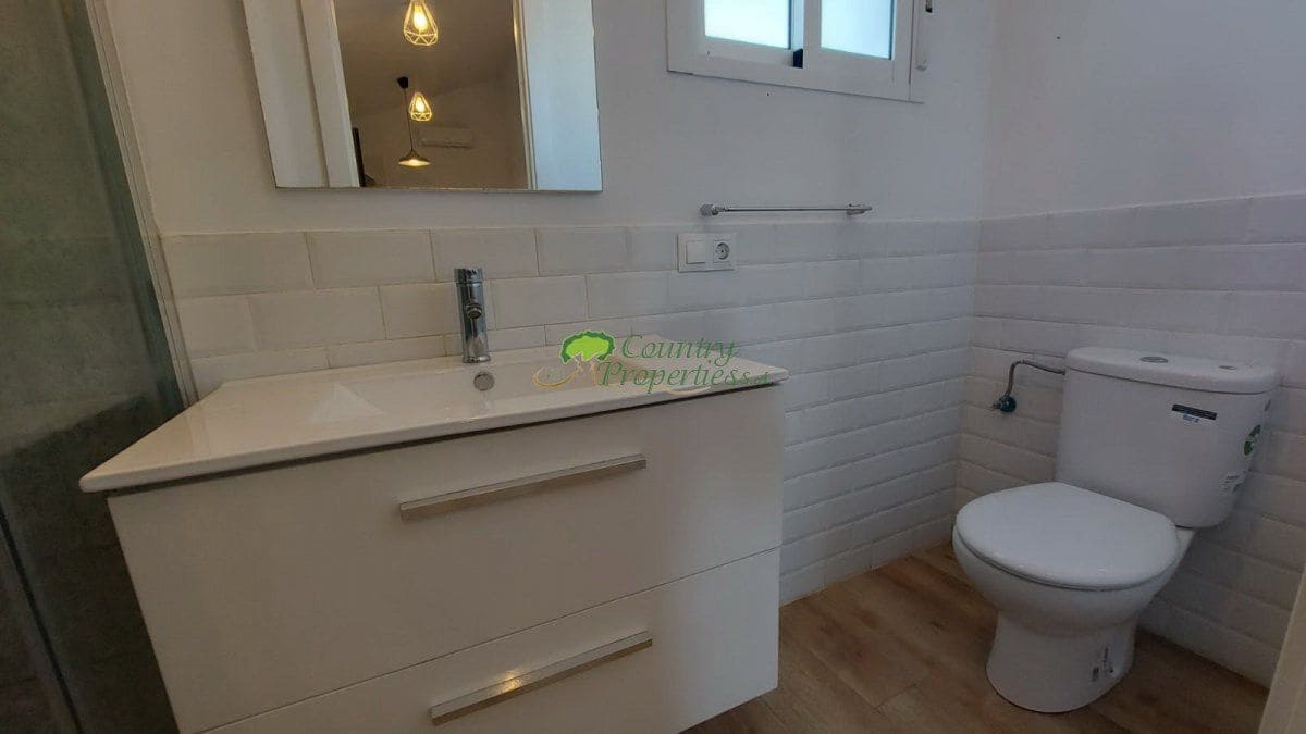 2 bedroom Finca/Country House for rent in Torrox - € 800 (Ref: 9899132)