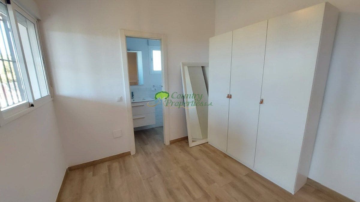 2 bedroom Finca/Country House for rent in Torrox - € 800 (Ref: 9899132)