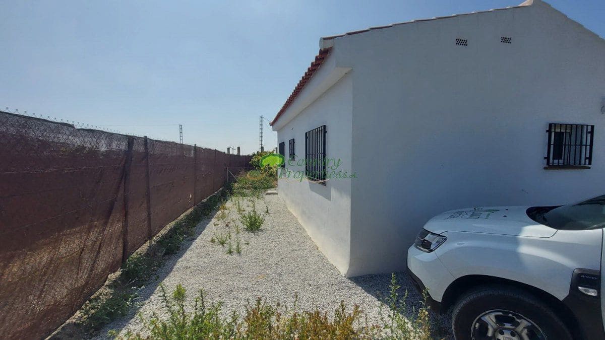 2 bedroom Finca/Country House for rent in Torrox - € 800 (Ref: 9899132)