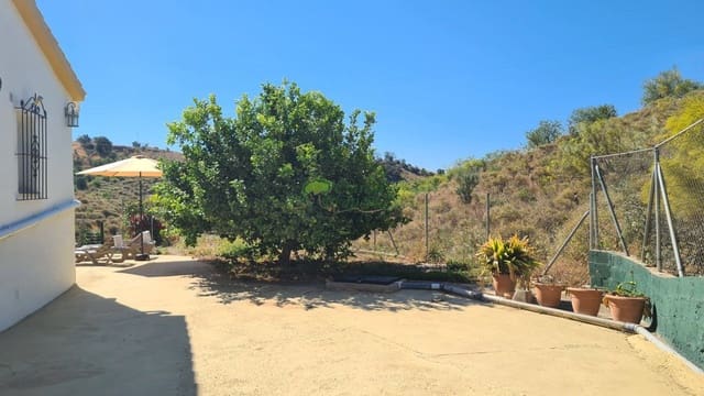 6 sypialnia Finka/Dom wiejski na sprzedaż w Triana, Vélez-Málaga - 399 000 € (Ref: 9915311)