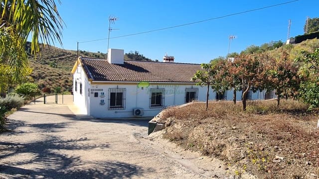 6 sypialnia Finka/Dom wiejski na sprzedaż w Triana, Vélez-Málaga - 399 000 € (Ref: 9915311)