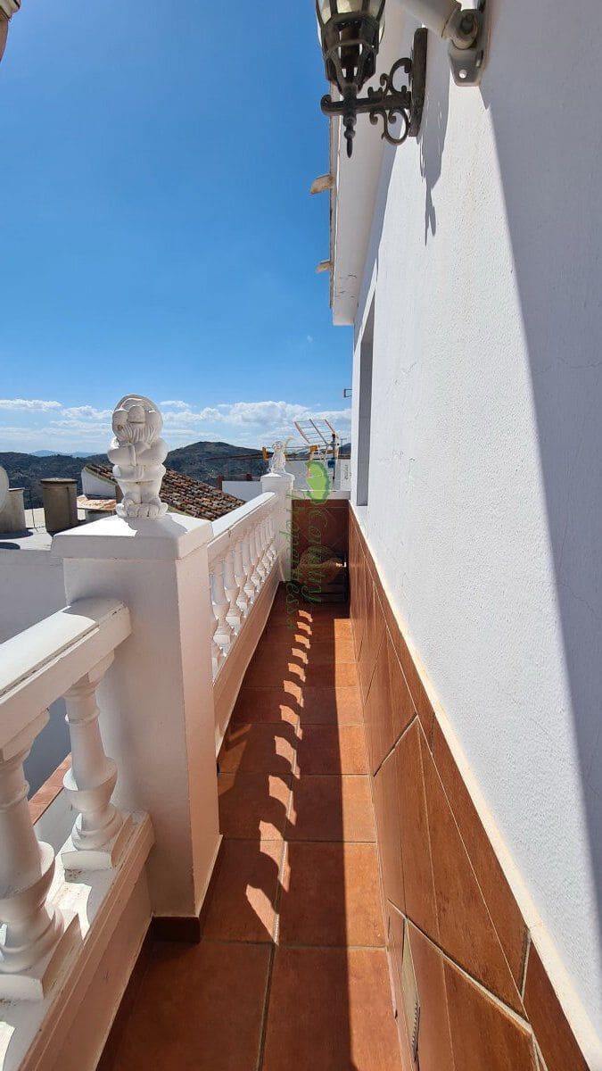 3 bedroom Townhouse for sale in Competa - € 280,000 (Ref: 9928876)
