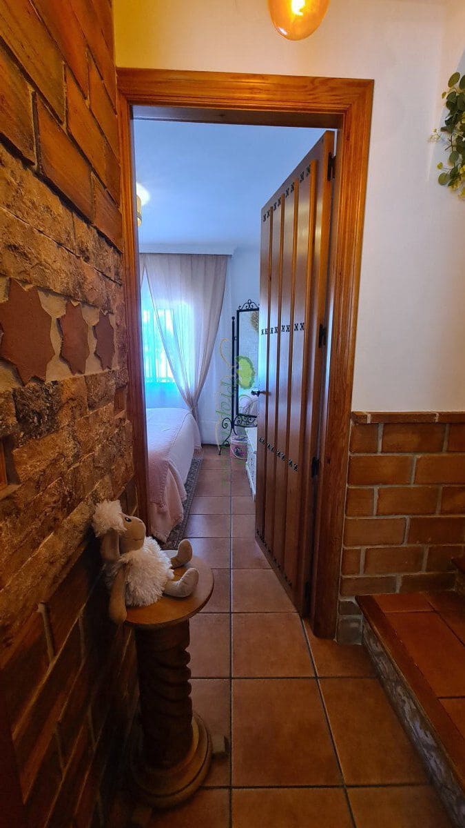 3 bedroom Townhouse for sale in Competa - € 280,000 (Ref: 9928876)