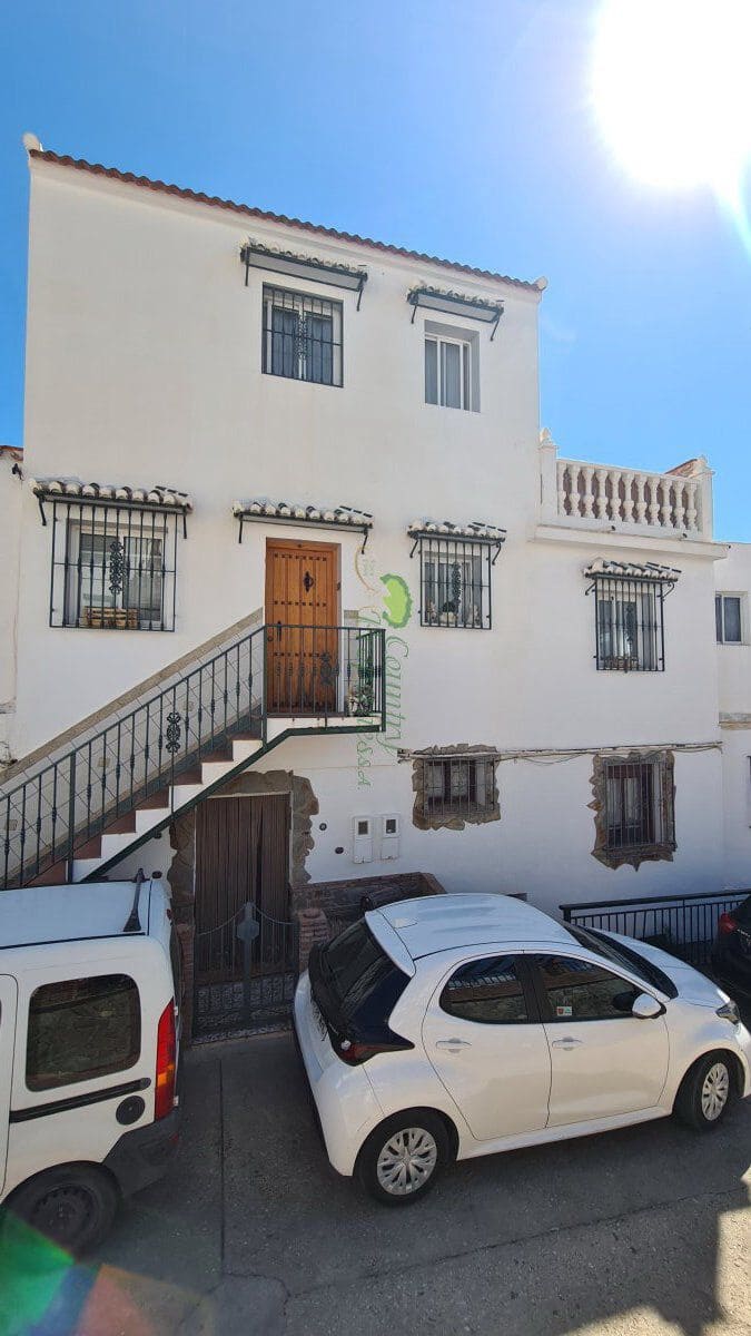 3 bedroom Townhouse for sale in Competa - € 280,000 (Ref: 9928876)