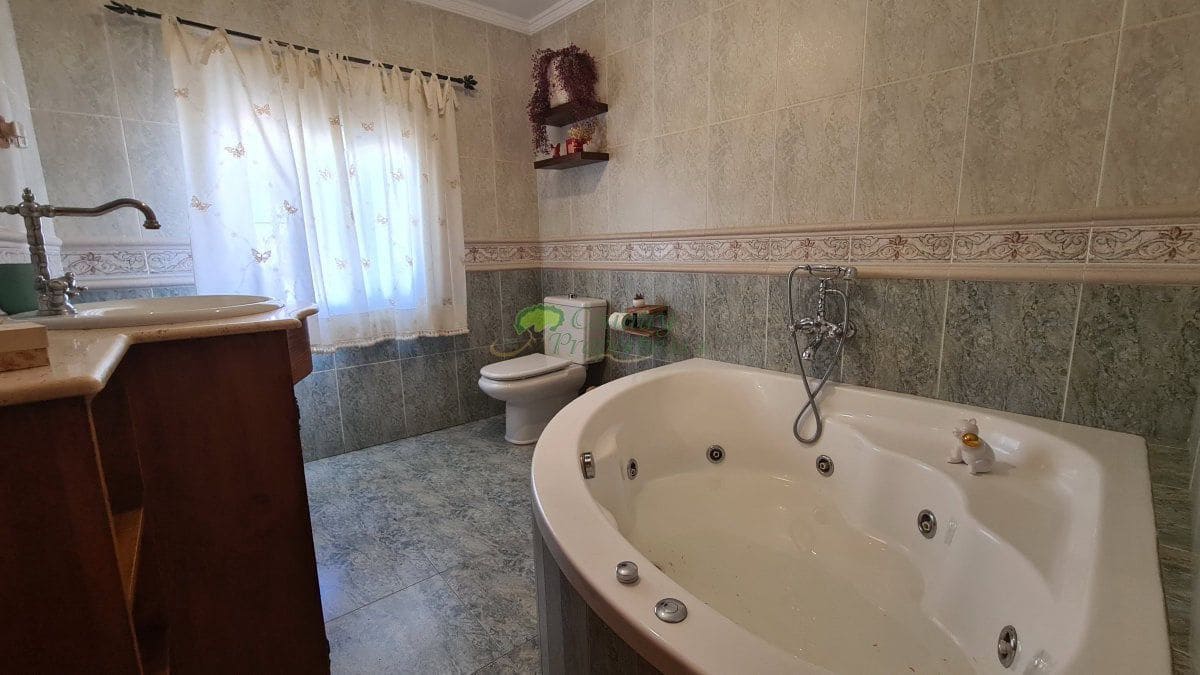 3 bedroom Townhouse for sale in Competa - € 280,000 (Ref: 9928876)