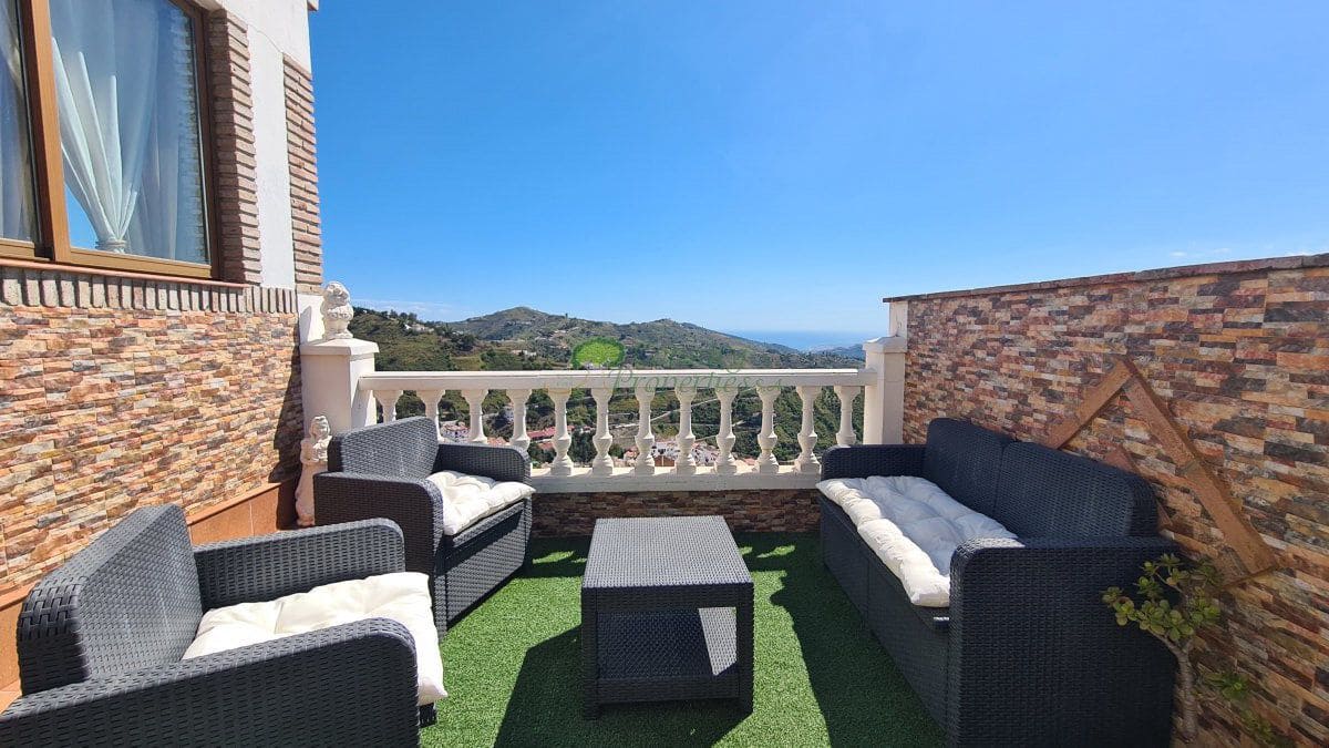 3 bedroom Townhouse for sale in Competa - € 280,000 (Ref: 9928876)