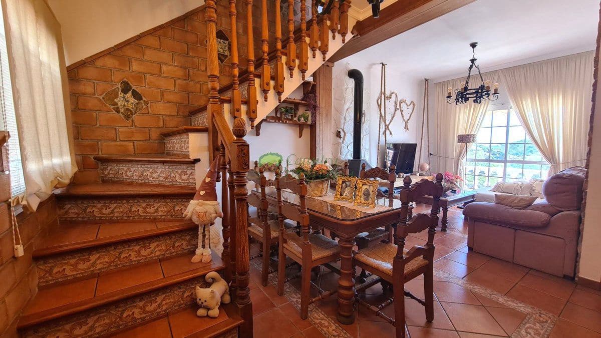 3 bedroom Townhouse for sale in Competa - € 280,000 (Ref: 9928876)