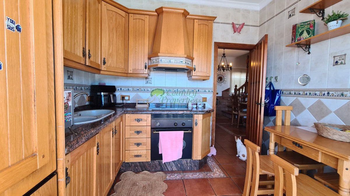 3 bedroom Townhouse for sale in Competa - € 280,000 (Ref: 9928876)