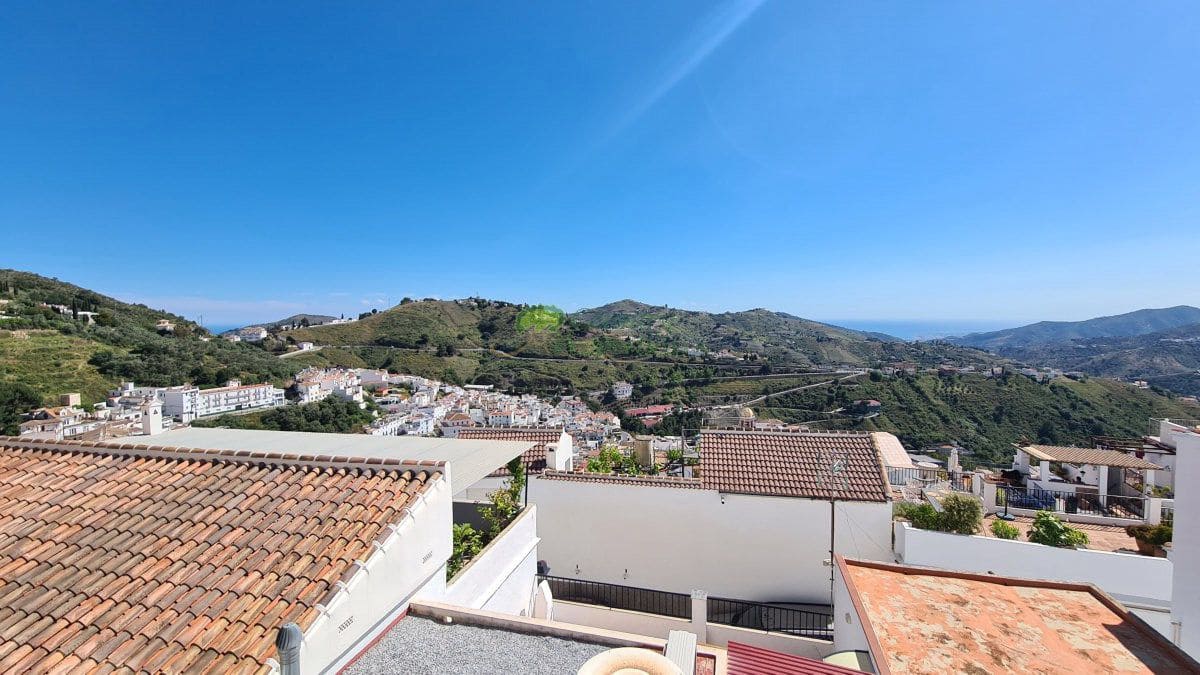 3 bedroom Townhouse for sale in Competa - € 280,000 (Ref: 9928876)