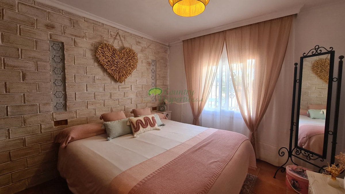 3 bedroom Townhouse for sale in Competa - € 280,000 (Ref: 9928876)