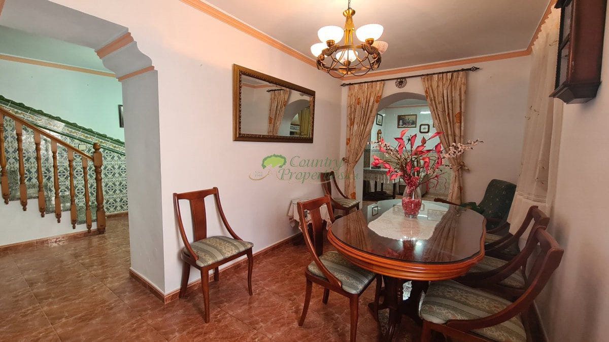 4 bedroom Townhouse for sale in Archez - € 149,000 (Ref: 9935963)