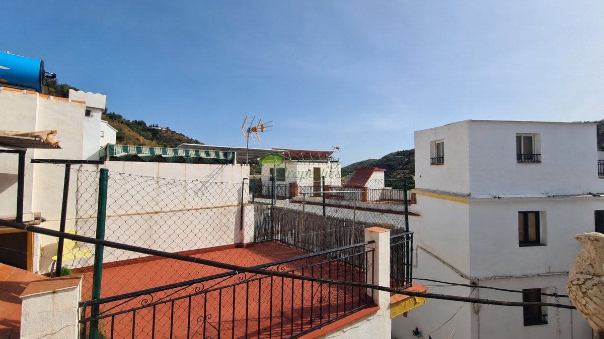 4 bedroom Townhouse for sale in Archez - € 149,000 (Ref: 9935963)