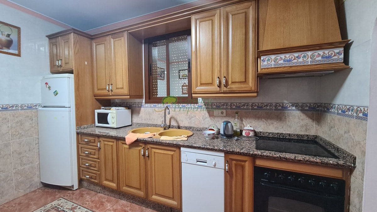 4 bedroom Townhouse for sale in Archez - € 149,000 (Ref: 9935963)