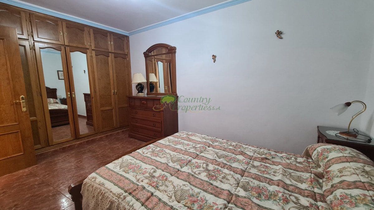 4 bedroom Townhouse for sale in Archez - € 149,000 (Ref: 9935963)