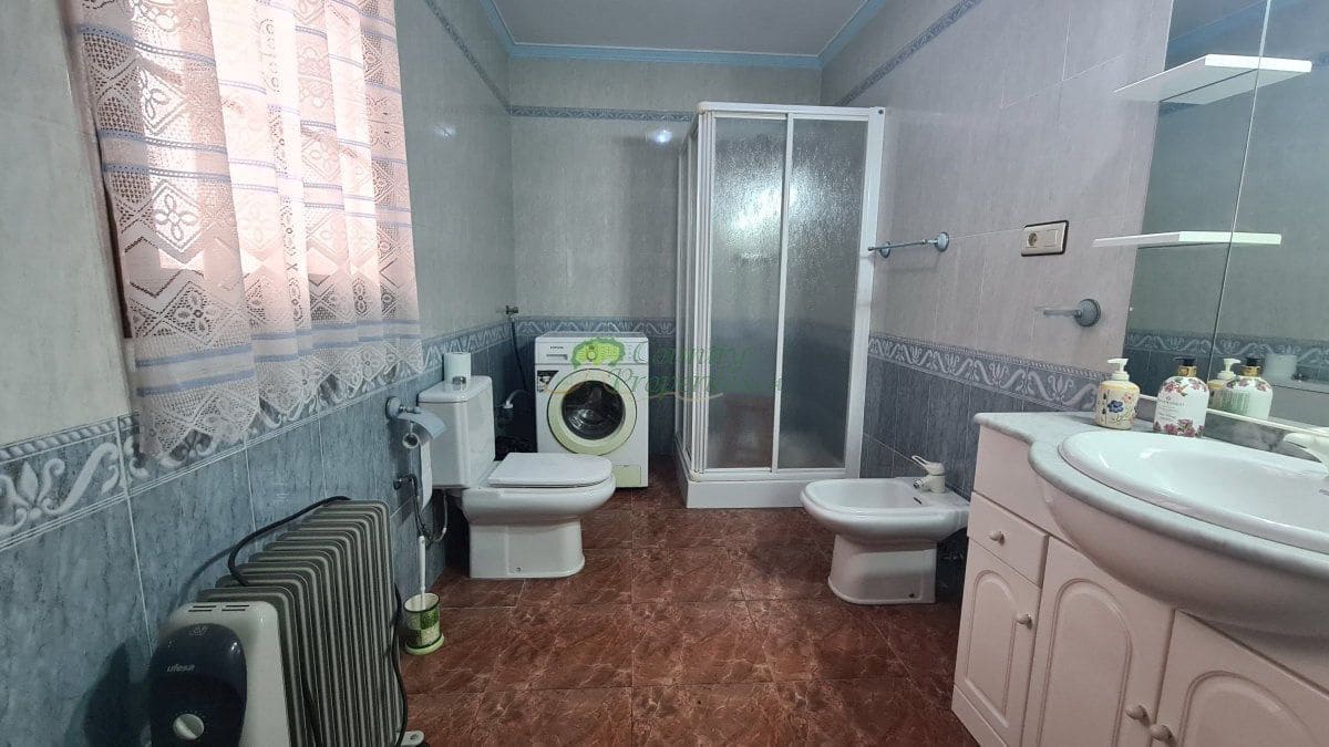 4 bedroom Townhouse for sale in Archez - € 149,000 (Ref: 9935963)