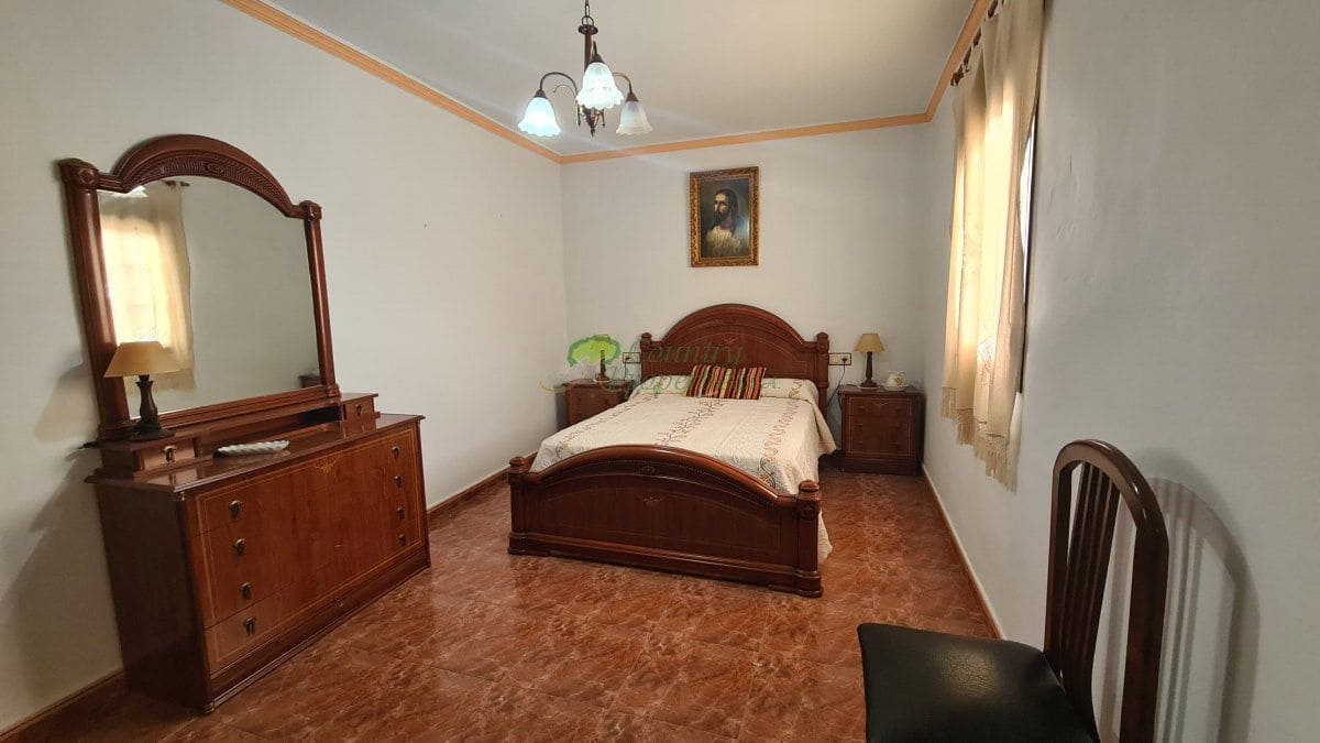 4 bedroom Townhouse for sale in Archez - € 149,000 (Ref: 9935963)